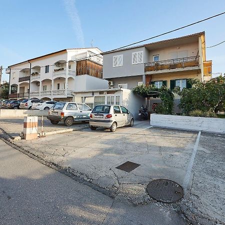 Apartment Ivanka - 200 m from sea Trogir Exteriör bild