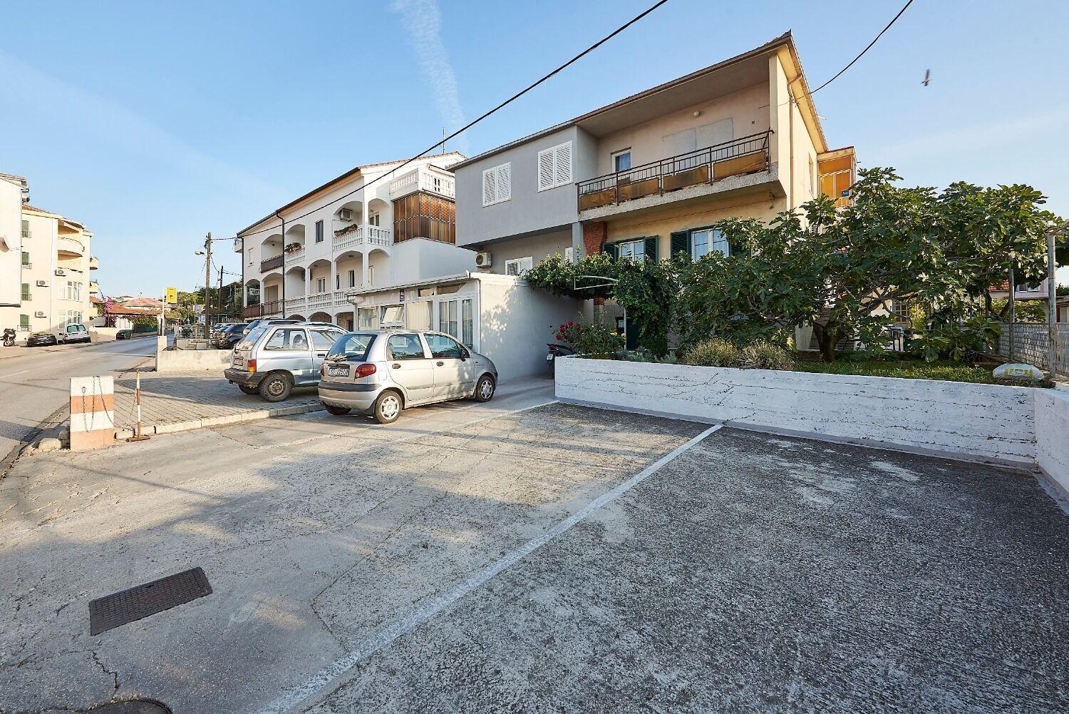 Apartment Ivanka - 200 m from sea Trogir Exteriör bild